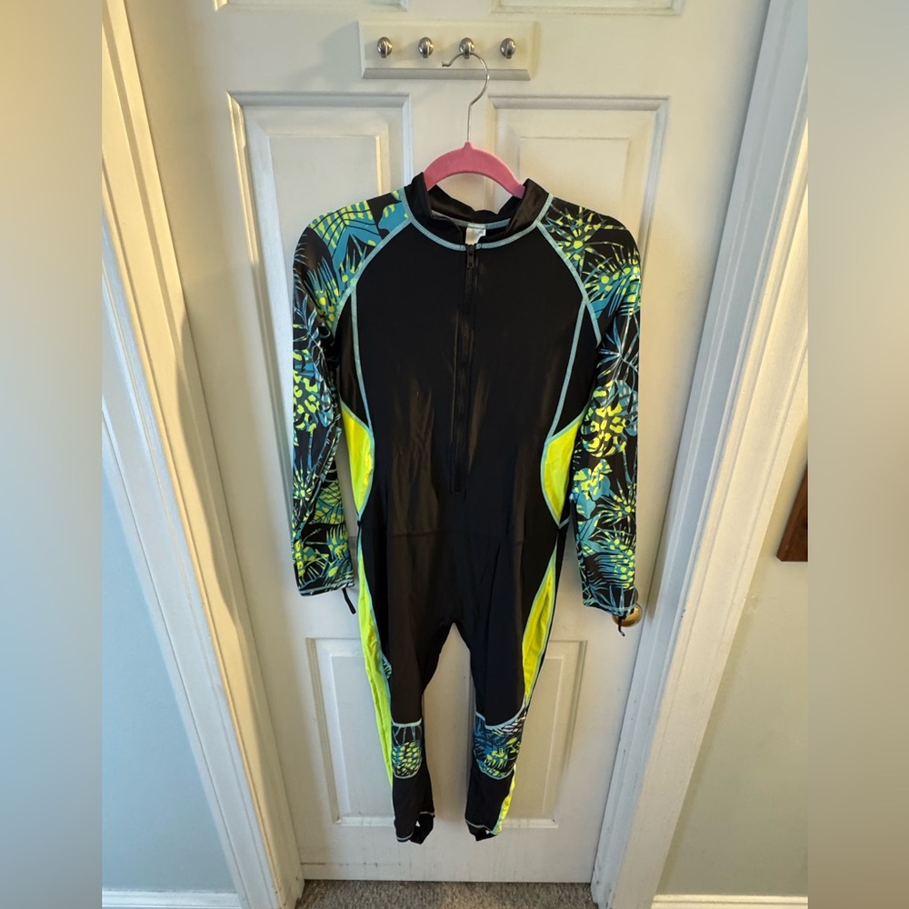 Women’s Wet Suit Black and Yellow One Piece